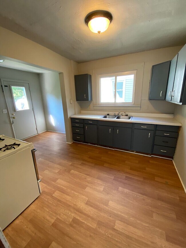 4010 Lillie St, Fort Wayne, IN 46806 House Rental in Fort Wayne, IN