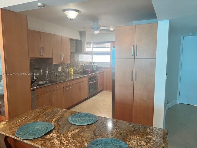 Building Photo - 4100 Galt Ocean Dr