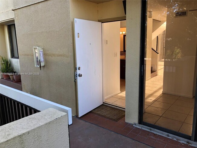 Foto del edificio - 2961 SW 87th Ave