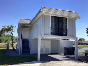 Building Photo - 356 1st Ave N