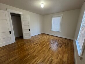 Building Photo - 1301 S 6th Ave