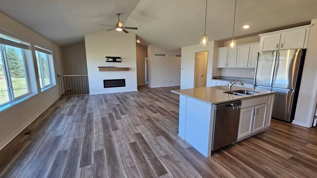 Foto del edificio - Stunning 4-Bedroom Home in Beautiful Waukee Neighborhood!