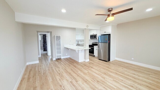 Foto del edificio - 512 Foothill Blvd