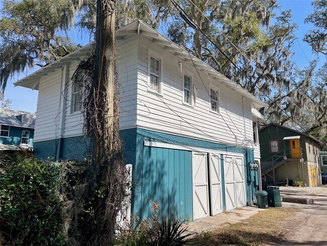 Foto del edificio - 215 W 16th St