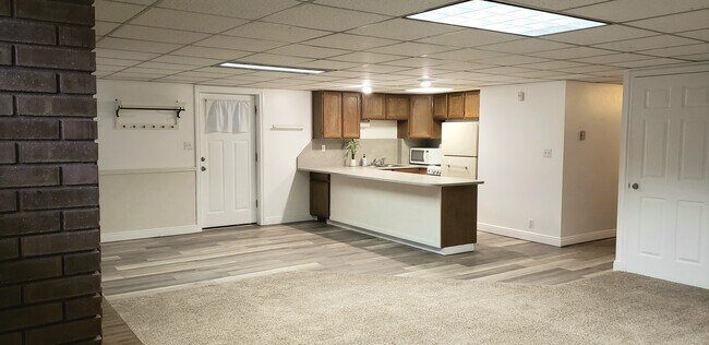 Building Photo - 3585 S 1200 E