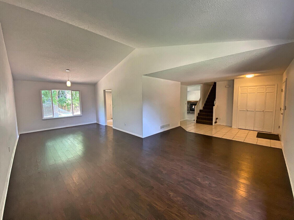 4956 S Dillon St, Aurora, CO 80015 House Rental in Aurora, CO