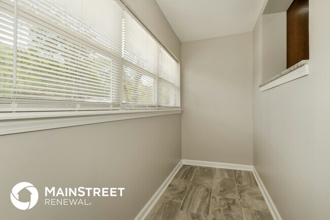 Foto del edificio - 8509 Addison Rd