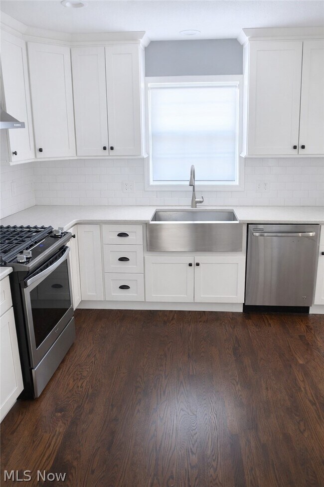 Foto del edificio - 26930 Elmwood Dr