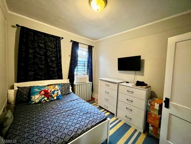 Foto del edificio - 1329 Alina St