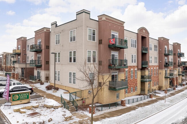 Building Photo - Lion's Gate at Grandview
