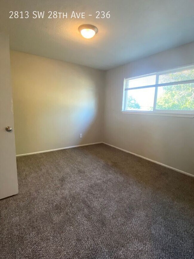 Building Photo - 2813 SW 28th Ave