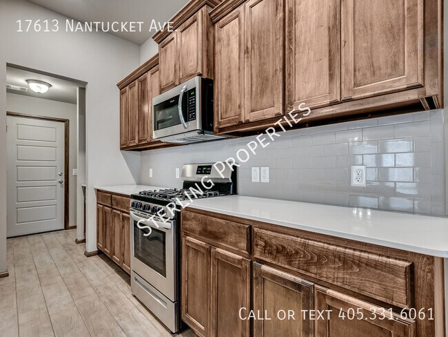 Foto del edificio - 17613 Nantucket Ave