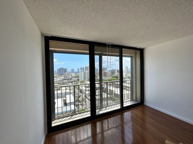 Foto del edificio - Updated 1-BR, 1-BA with 1-parking