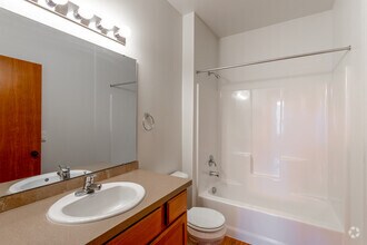 Spruce - Layout A - 2BR, 2BA - 950 SF - Hilby Station