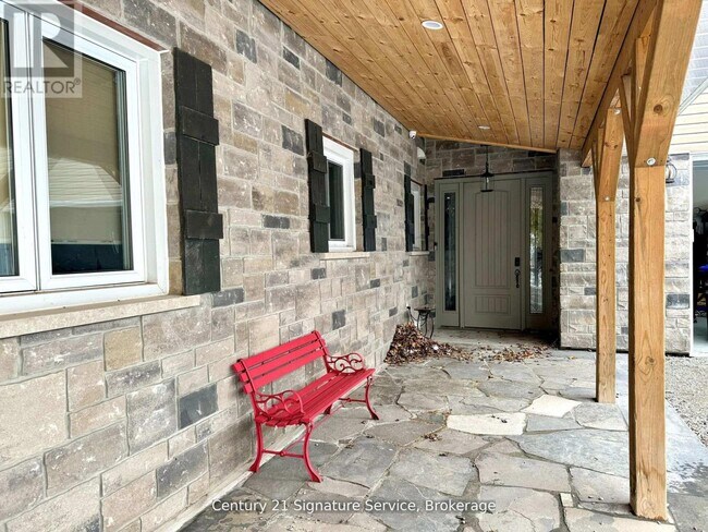 Building Photo - 127 Maskinonge Rd