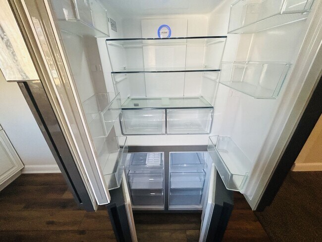 Foto del edificio - 1700 W University St