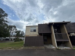 Building Photo - 3924 SW 26th Dr