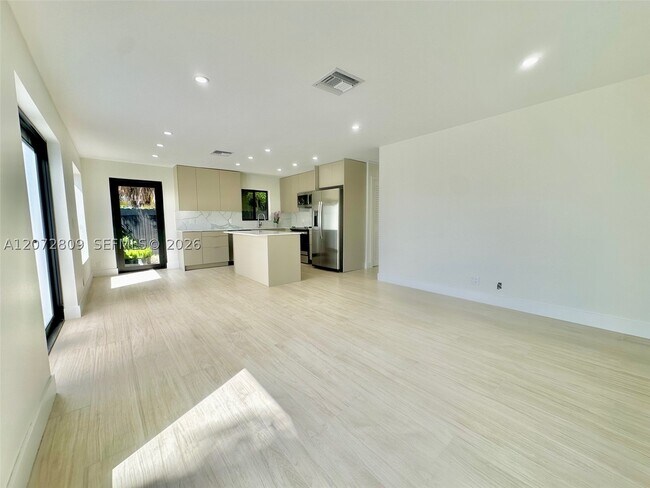 Foto del edificio - 1610 NE 17th St