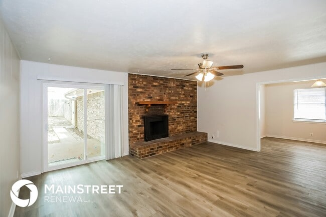 Building Photo - 512 Pine Bluff Dr