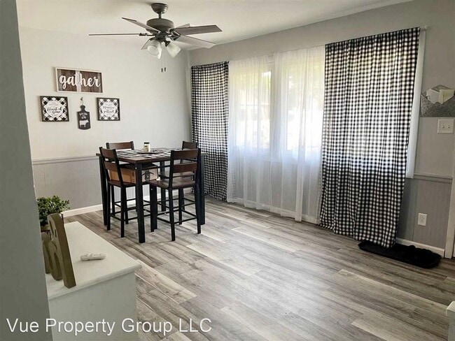 Building Photo - 3 br, 1 bath House - 2152 Berne Avenue