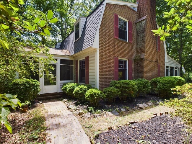 Building Photo - 5301 Bemiss Ct