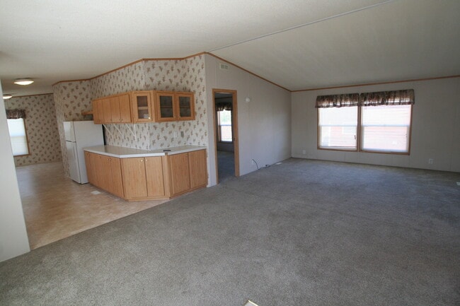 Building Photo - 3 Bedroom Modular Home in Babcock Vista!