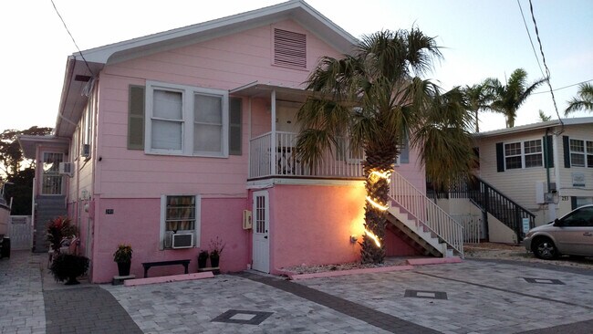 Foto del edificio - 249 Carolina Ave