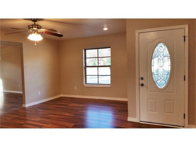 Building Photo - 3044 Walnut Hill Ln