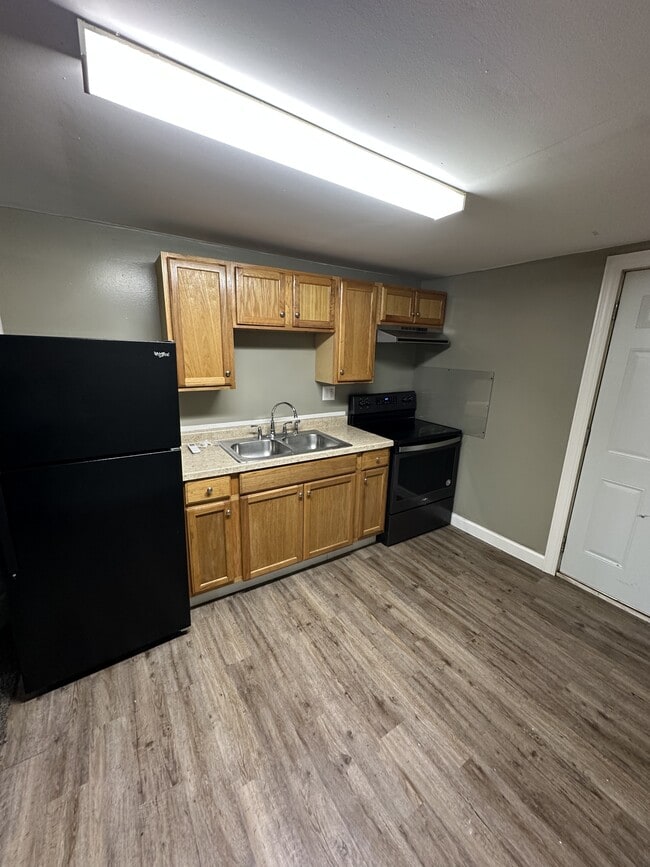 Building Photo - 620 S Gharkey St
