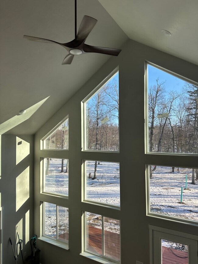 Building Photo - Super cute 3-bedroom, 2-bath single-family home in Palmer!