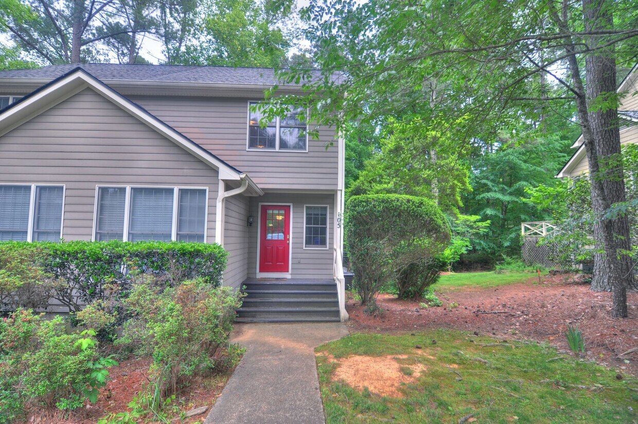 Foto principal - Minutes to UNC-Chapel Hill - 2 bedroom Tow...