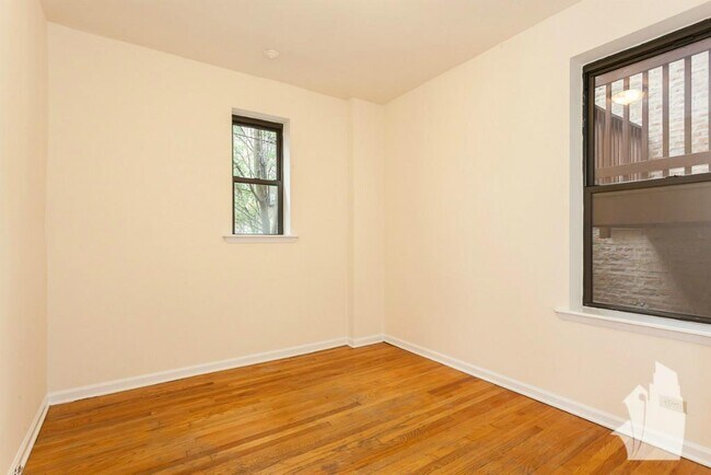 Foto del edificio - 3145 N Kedzie Ave