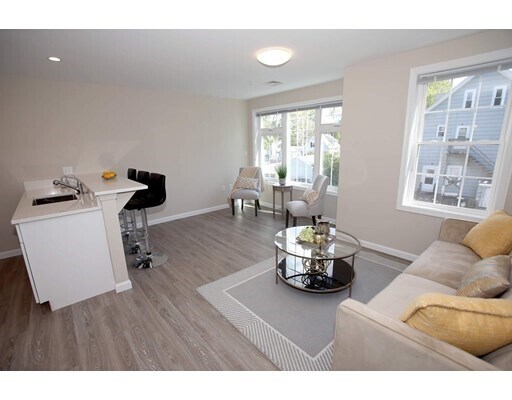 Building Photo - 30 Temple St