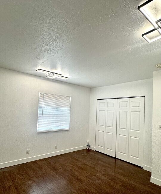 Building Photo - 8837 Tilden Ave