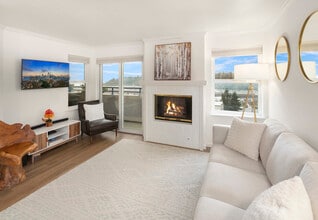 Building Photo - 2244 13th Ave W