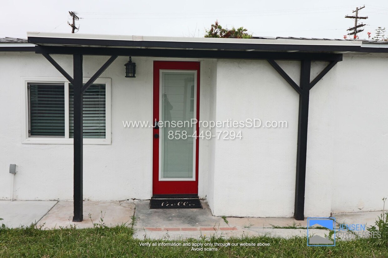 Primary Photo - Modern Studio W/ patio