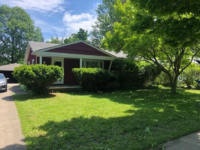 Photo - Three Bedroom Home in the Established Ann Arbor Wines Neighborhood!