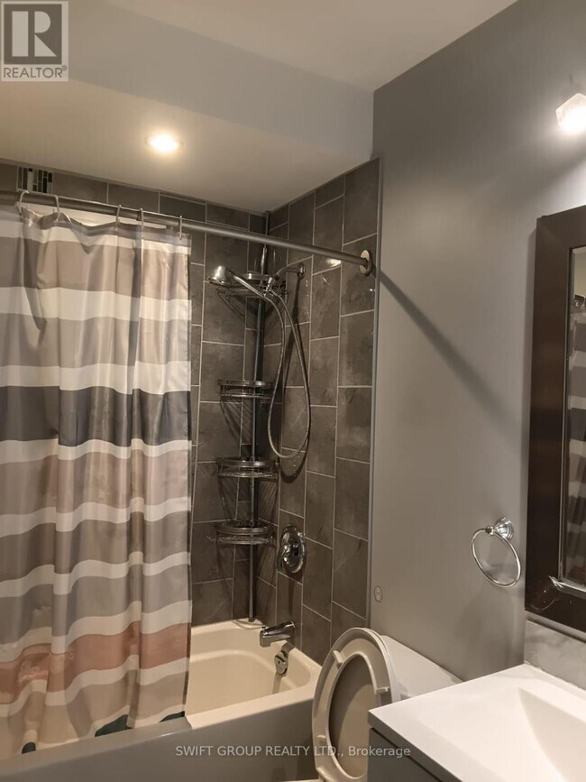 Building Photo - 8 Heatherglen Rd