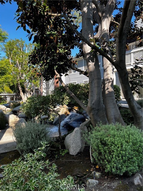 Foto del edificio - 1326 W Park Western Dr