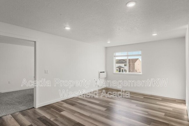 Building Photo - 5773 S 5th Ave