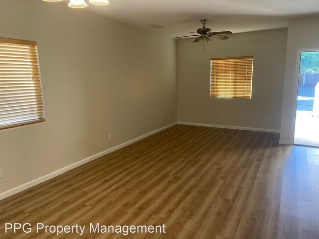 Building Photo - 5 br, 2.5 bath House - 18510 W Eva St