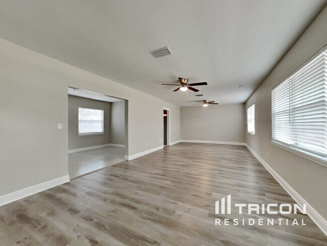 Foto del edificio - 412 Richards Ave