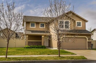 Building Photo - 1061 Fox Hollow Dr