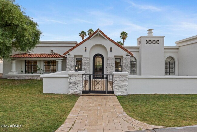 Building Photo - 10111 E Cholla St