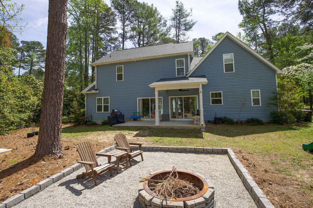 Foto del edificio - Great space in desirable Whispering Pines
