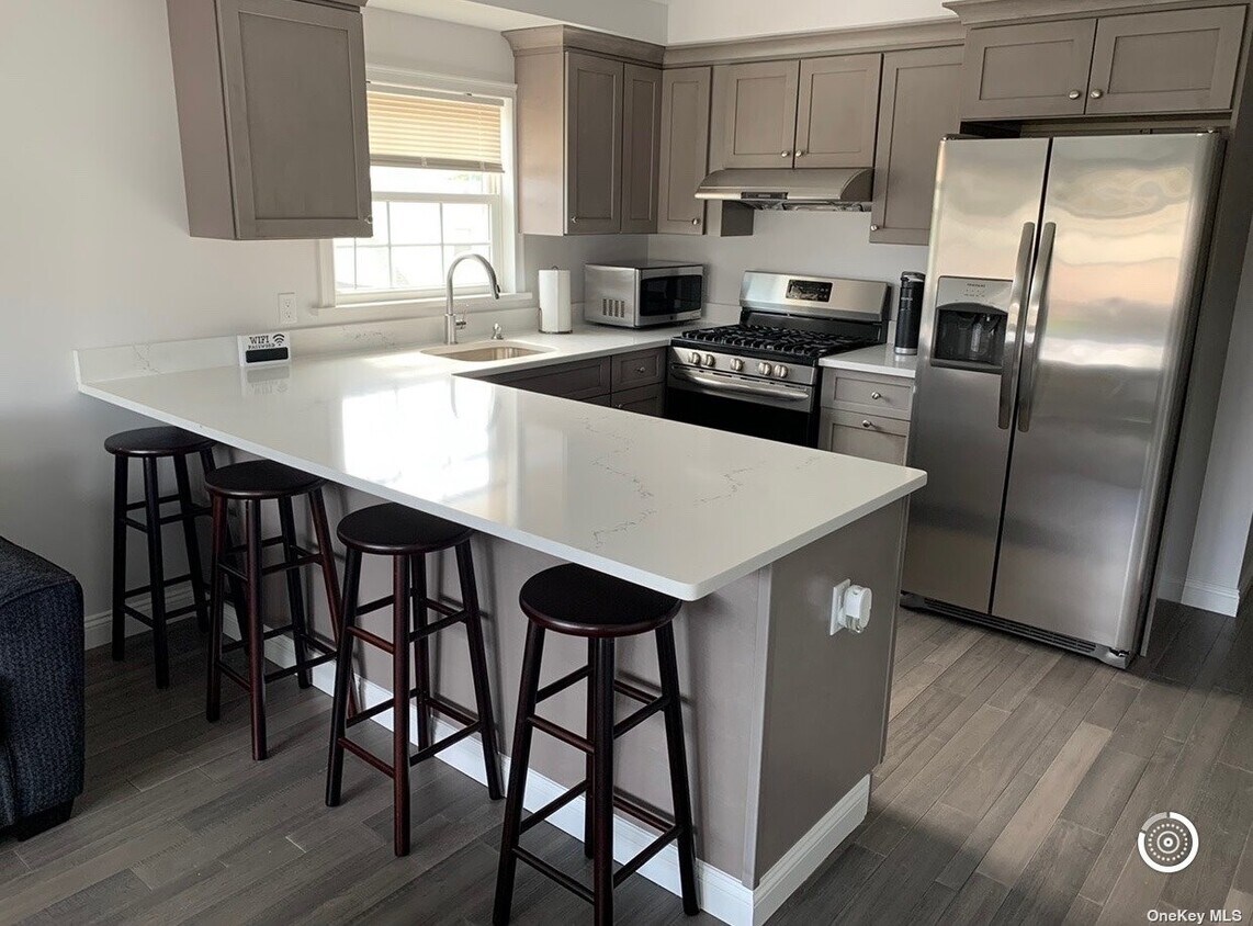 92 16 Rockaway Fwy Unit 2, Queens, NY 11693 Room for Rent in Queens