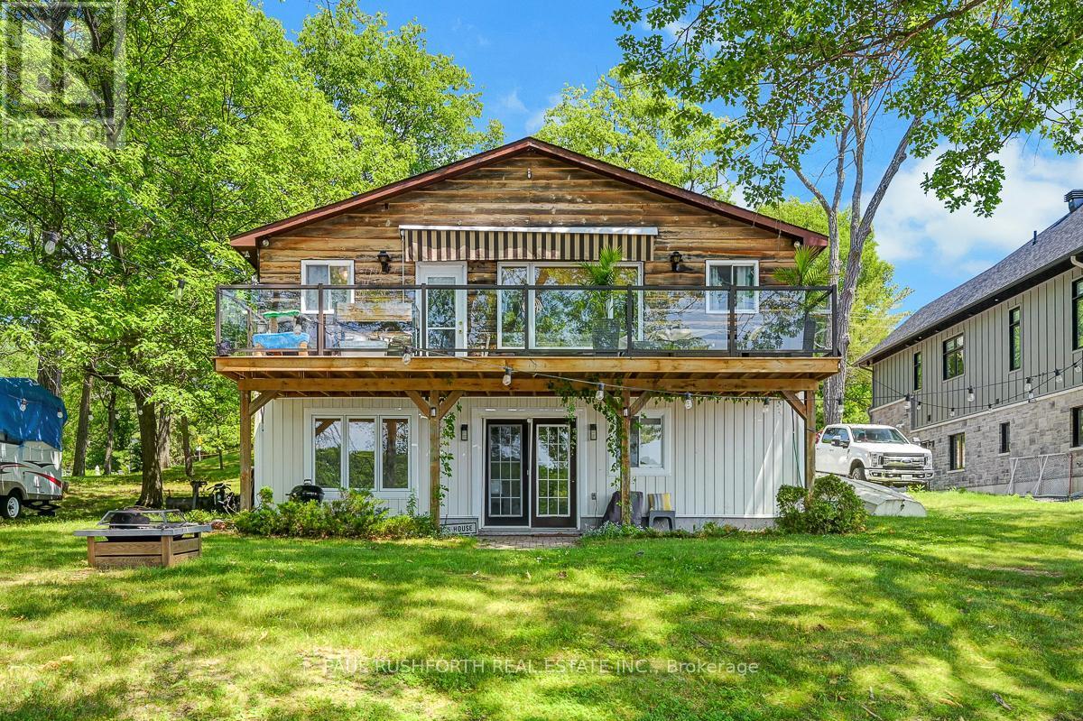 Primary Photo - 1084 Bayview Dr
