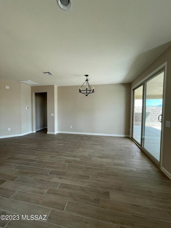 Building Photo - 4 Bed / 3 Bath Energy-efficient home! High...