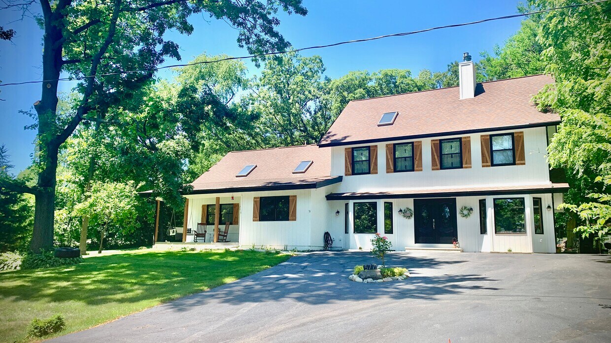 577 Holiday Dr, Somonauk, IL 60552 House Rental in Somonauk, IL