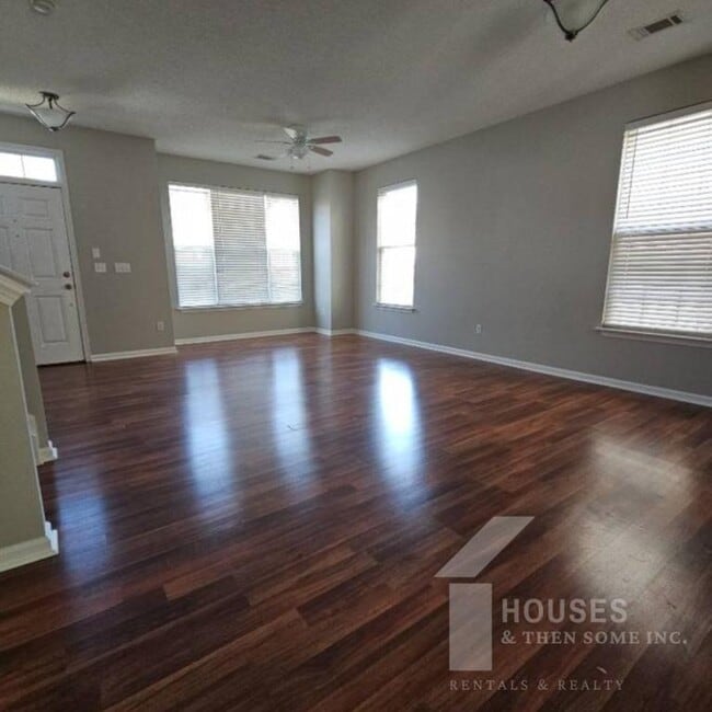 Building Photo - 211 Nimbus Ct